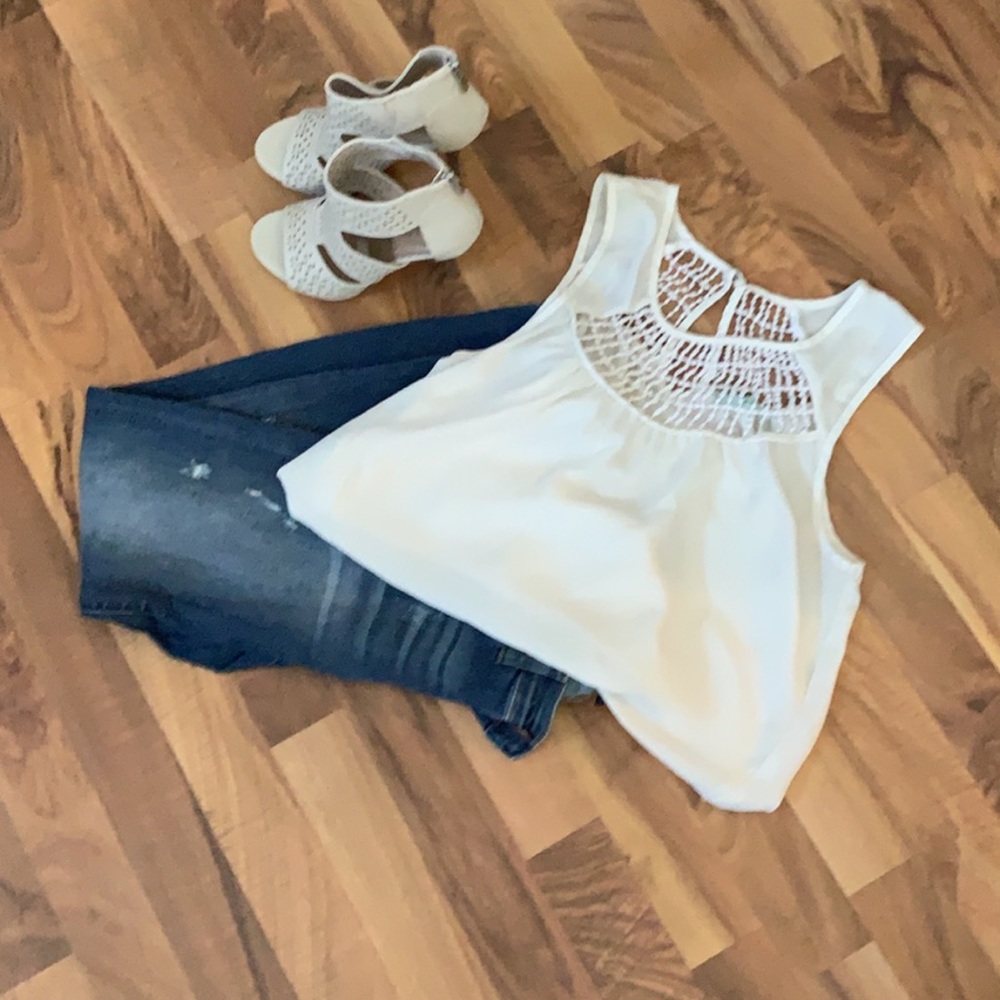 Ladies sleeveless ivory blouse! NWOT